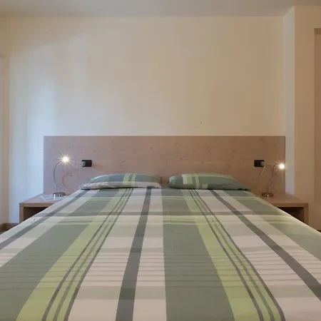 Marzia بورمْيو